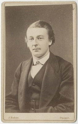 Arvatavasti ühe baltisaksa korporatsiooni liige, portreefoto  duplicate photo