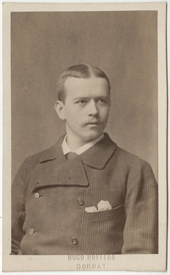 Arvatavasti ühe baltisaksa korporatsiooni liige, portreefoto  duplicate photo