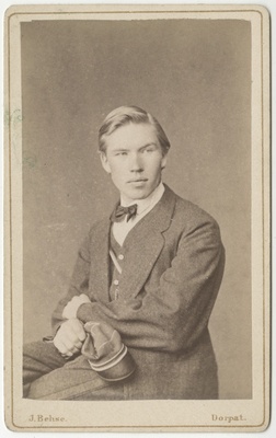 Arvatavasti korporatsiooni "Estonia" liige, portreefoto  duplicate photo