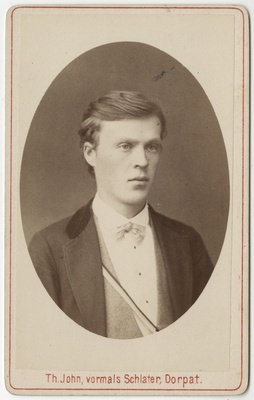 Arvatavasti korporatsiooni "Estonia" liige, portreefoto  duplicate photo