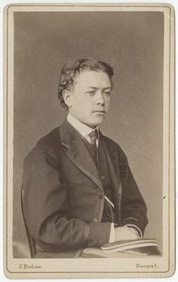 Arvatavasti korporatsiooni "Estonia" liige, portreefoto  duplicate photo