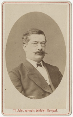 Arvatavasti ühe baltisaksa korporatsiooni liige, portreefoto  duplicate photo