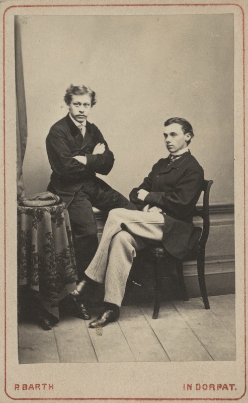 Kaks baltisaksa korporatsioonide liiget, grupifoto