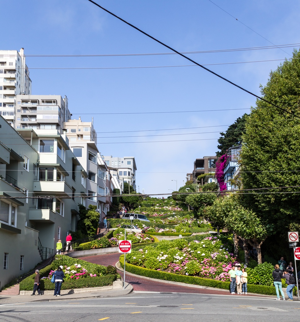 San Francisco (California, USA), Lombard Street -- 2012 -- 14 - Lombard Street in San Francisco, California, USA