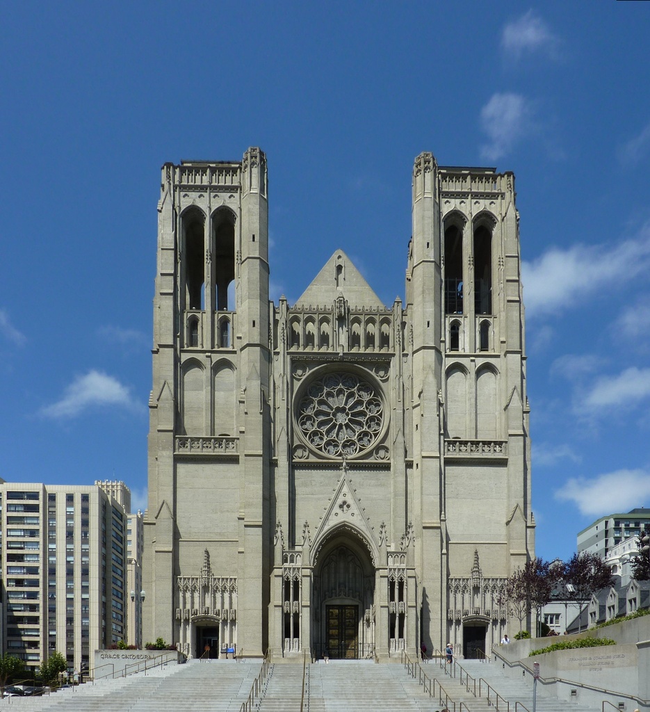 Grace Cathedral (5p) - Front fascia of Grace Cathedral. Compared to original, perspective correction has been applied to reduce keystoning.