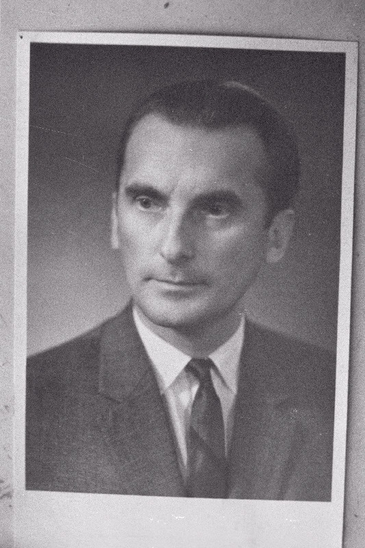 Renter, Eldor, Eesti NSV teeneline kunstitegelane - RAT "Estonia" kunstnik.