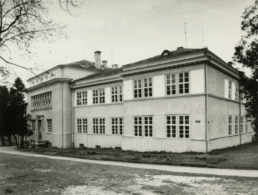 Koolimaja, fassaadivaade. Arhitektid Erich von Wolffeldt, Aleksander Nürnberg