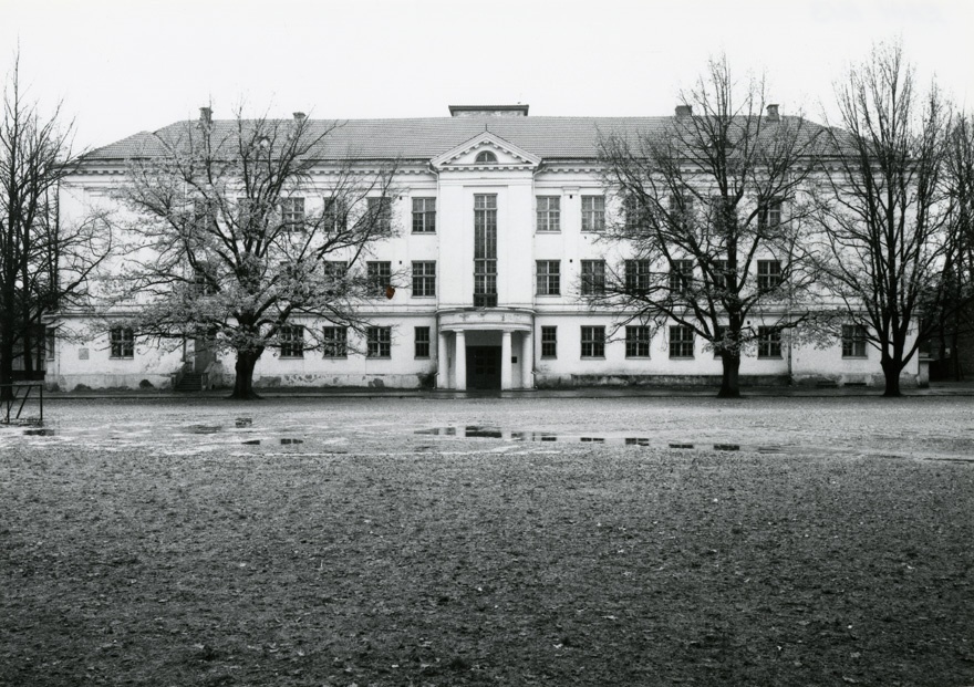 Tütarlaste gümnaasium Tartus, vaade hoonele. Arhitekt Georg Hellat