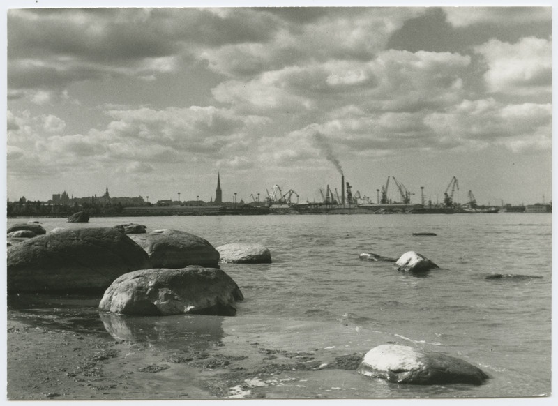 Tallinna siluett Kadrioru rannalt