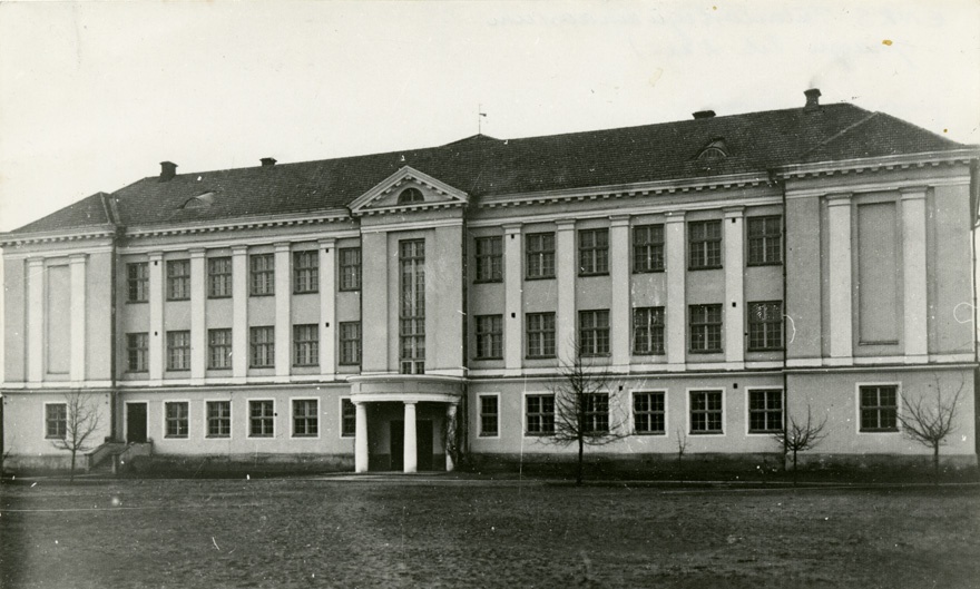 Tartu 2. keskkool, end Tütarlaste Gümnaasium, hoone eestvaade. Arhitekt Georg Hellat