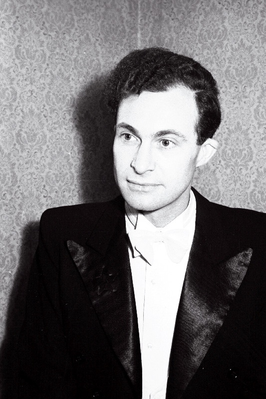 Matsov, Roman - Eesti Raadio ja Televisiooni sümfooniaorkestri dirigent.