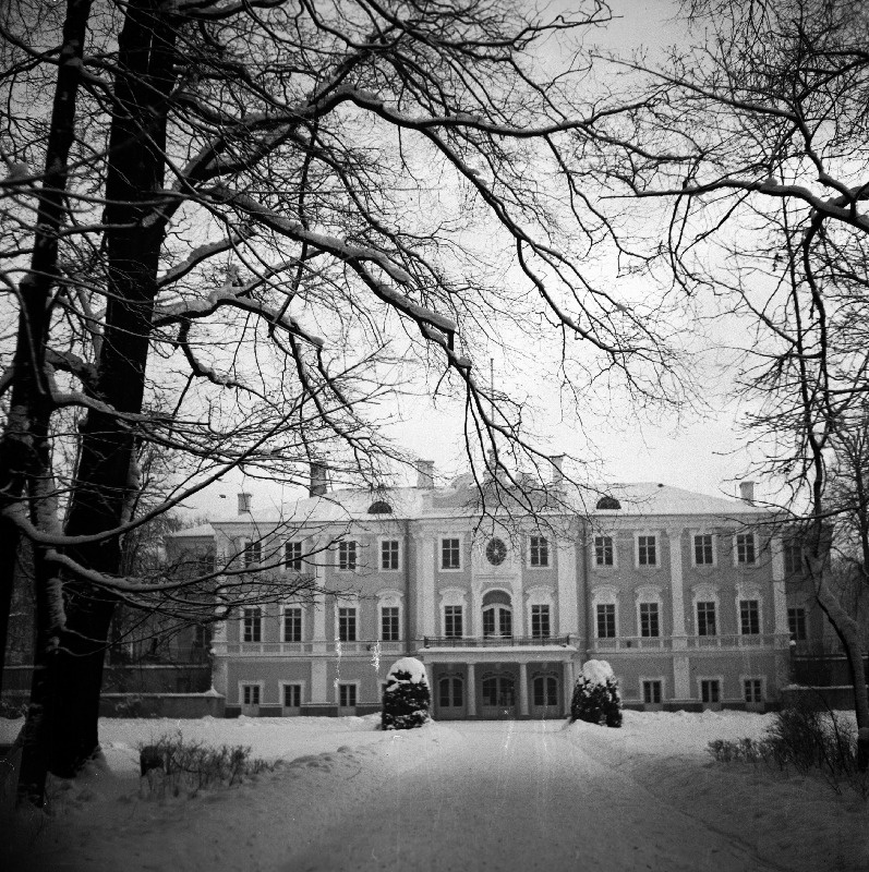 Kadrioru loss talvel.
