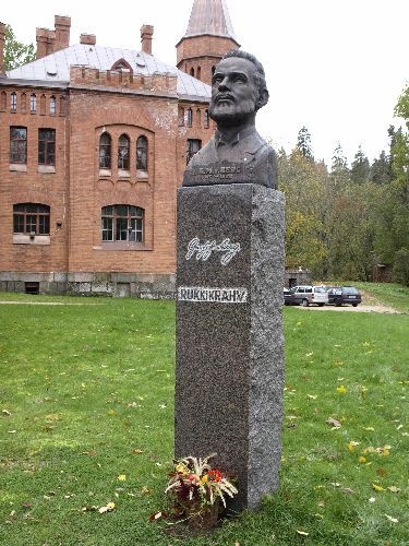 Rukkikrahv Fr. Bergi ausammas Sangaste lossi kõrval pargis