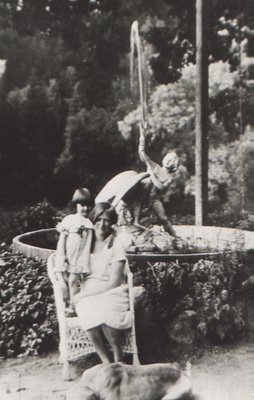 Sangaste lossi aed ja puskkaev  duplicate photo