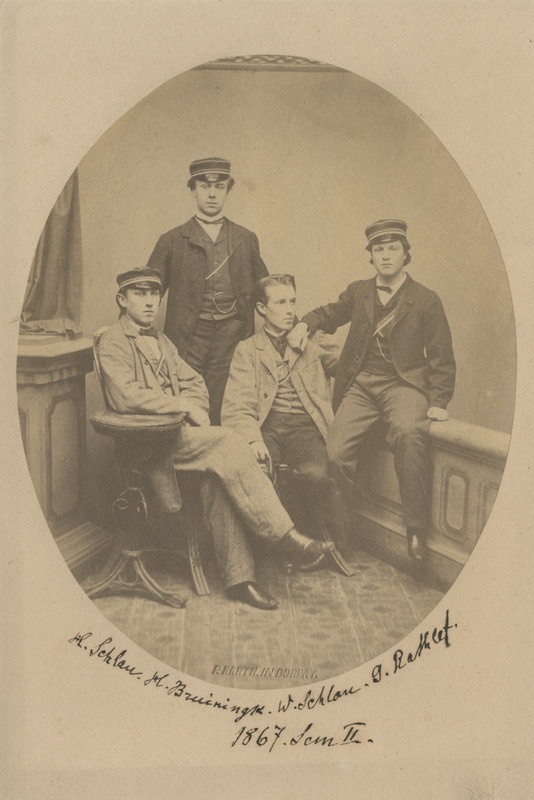 Osa korporatsiooni "Livonia" 1867. a II semestri värvicoetusest, grupifoto