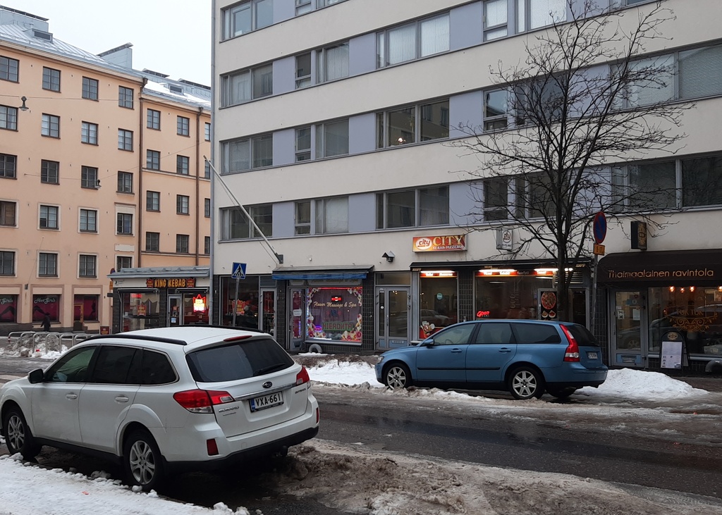 Vaasankatu 19, taustalla vasemmalla Kustaankatu 6. rephoto