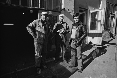 Työntekijöitä tauolla Näkinkujalla  duplicate photo