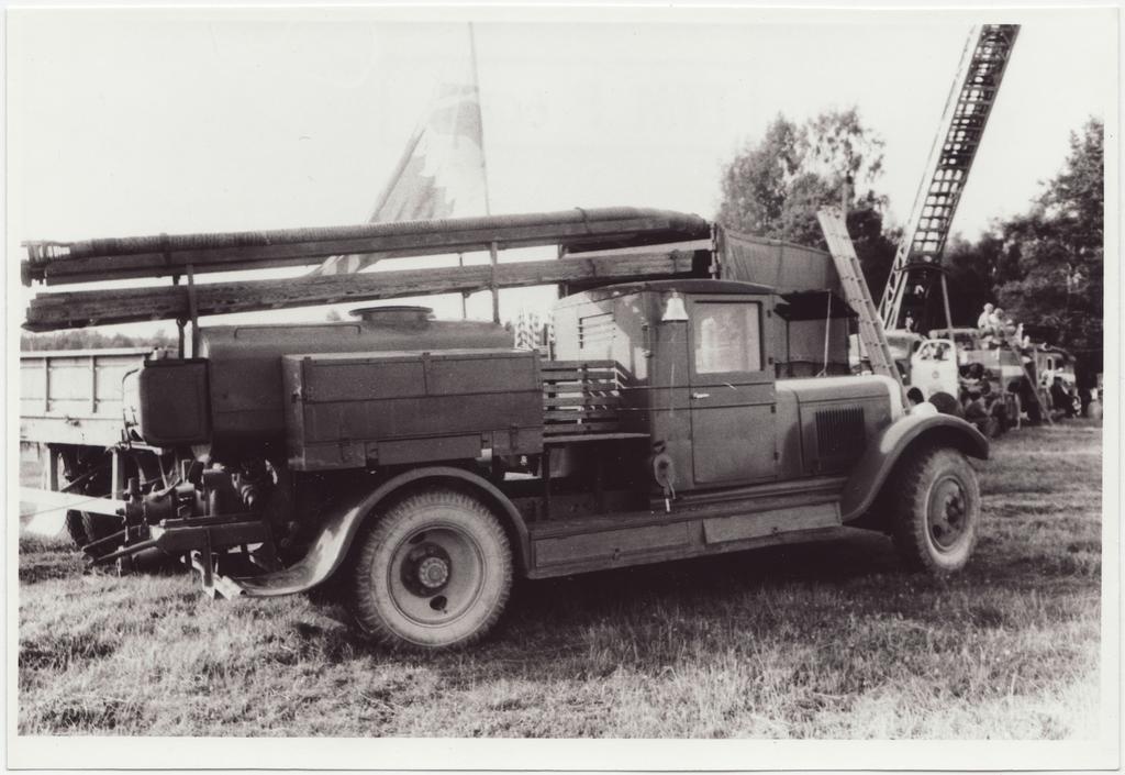 Harjumaa vabatahtliku tuletõrje agitatsioonipäev, ennesõjaaegne tuletõrjeauto