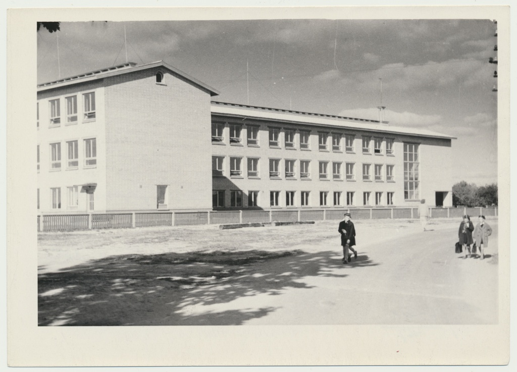 foto Viljandimaa, Suure-Jaani keskkool'i hoone 1964 F A.Kiisla