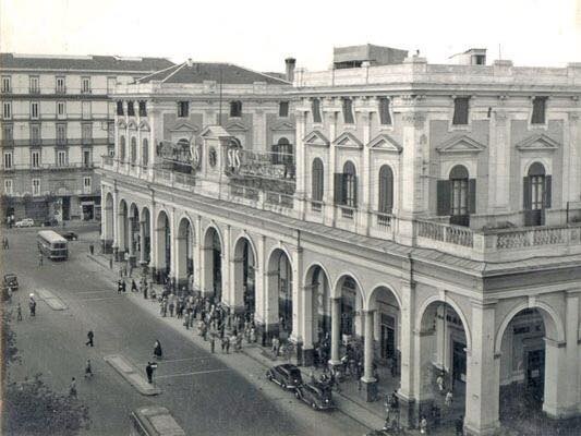 Napoli, Stazione Centrale 2 - lang