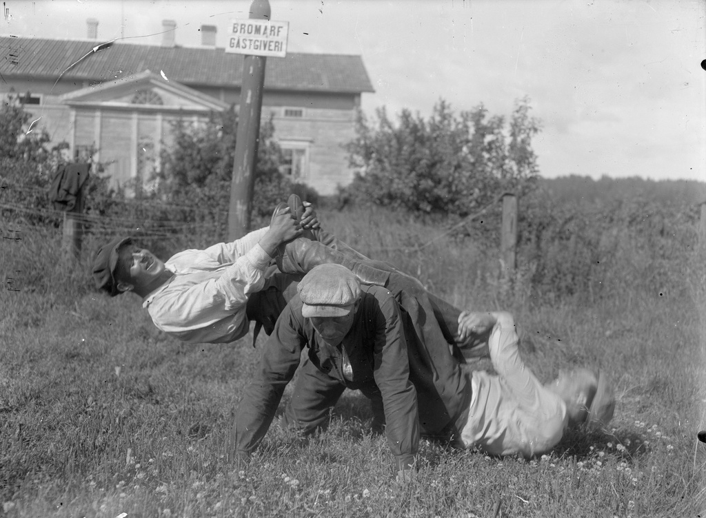 SLS 399a_12 Stiga upp med två på ryggen‎ (1930)