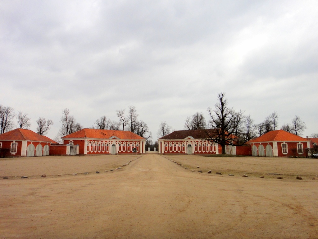 Another foggy day in the spring. - panoramio (9) - Rundāle Palace