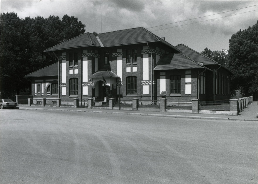 EÜS-i hoone Tartus, 2 vaadet hoonele. Arhitekt Georg Hellat