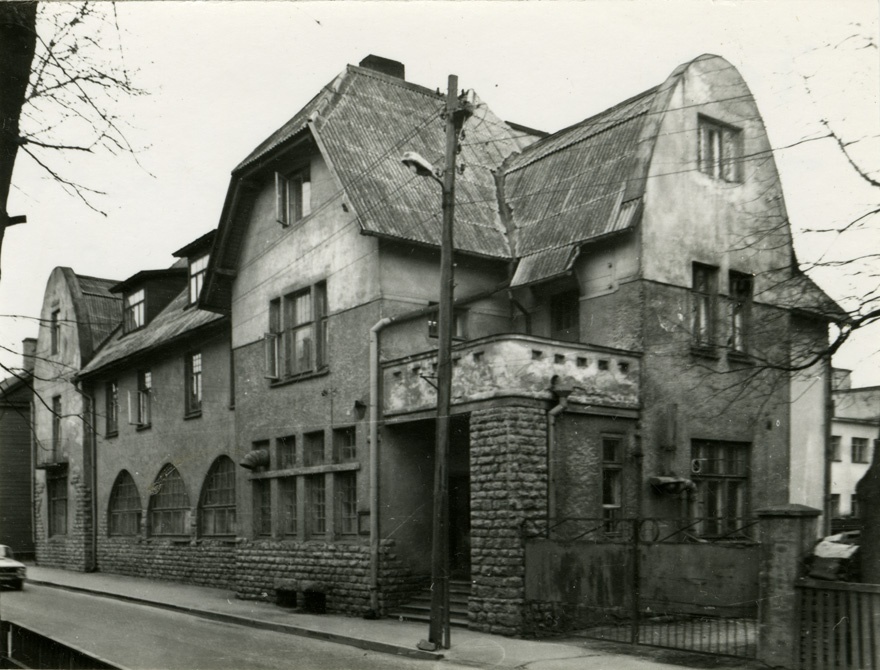 Tööstushoone Tartus, vaade hoonele nurgalt. Arhitekt Viktor Kessler