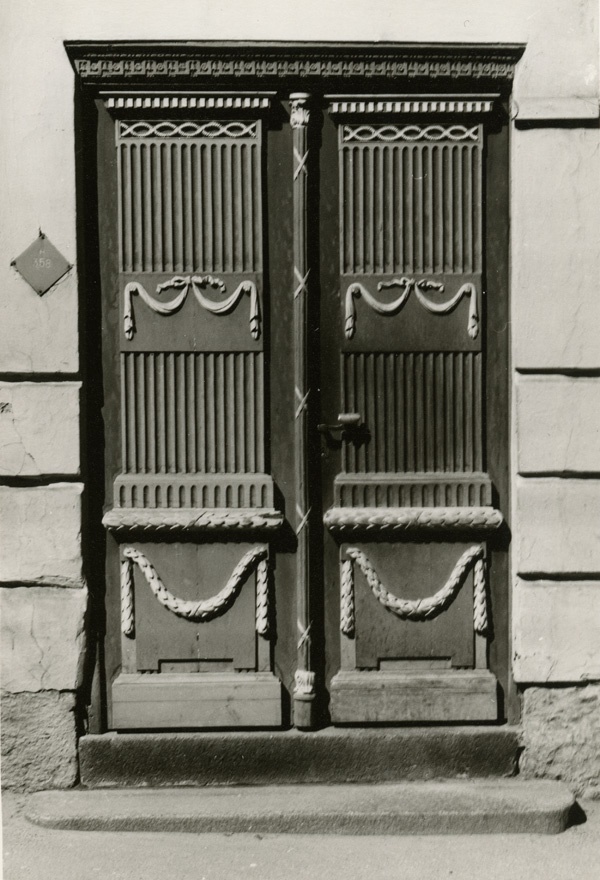 Aadlielamu Tartus, otsevaade peauksele