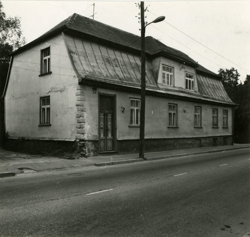 Elamu Tartus, vaade hoonele nurgalt