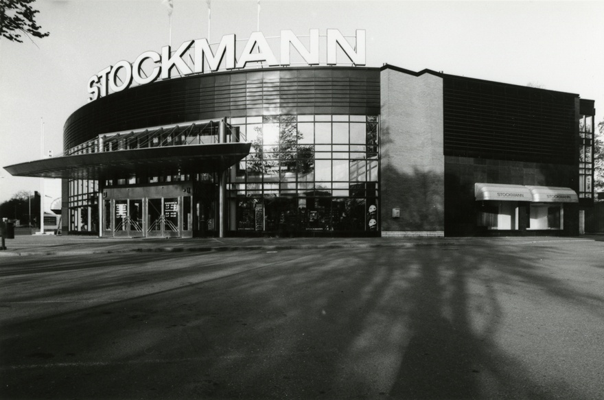 Stockmanni kaubamaja, vaade Tartu mnt ja Liivalaia ristmikult. Arhitekt Peep Jänes