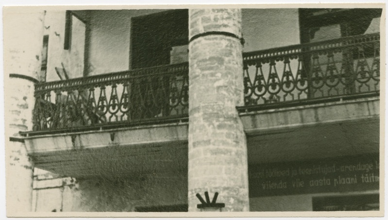 Lihula mõisa peahoone rõdu