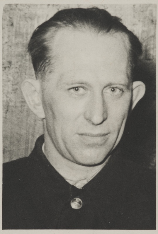 Valga veduridepoo auraamat: vedurijuht Nikolai Ots, portreefoto, 1960. aastad