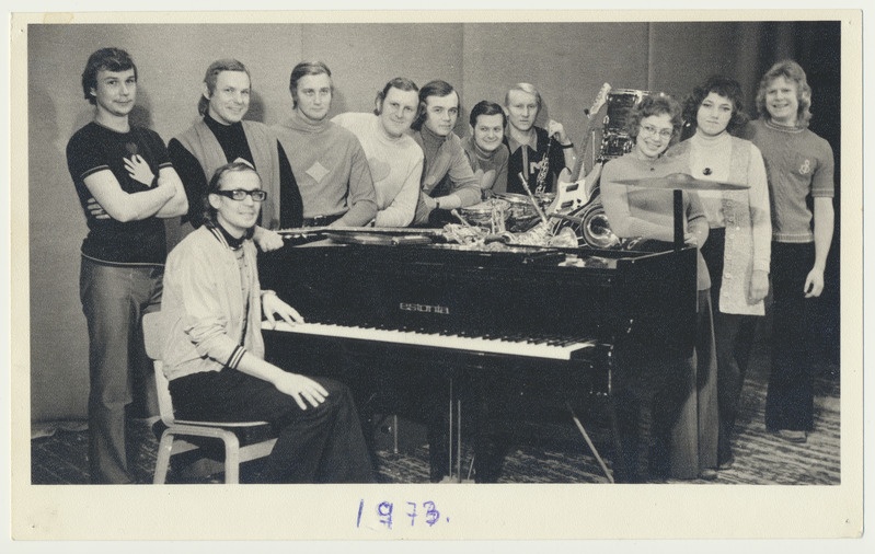foto, vokaal-instrumentaalansambel Kärjed, 1973