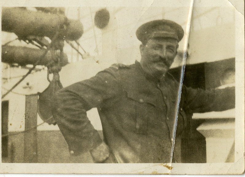 Sander Jõgi: 1/2 portree.