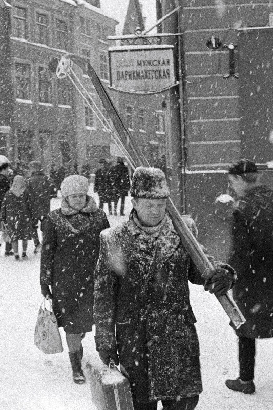 Tiheda lumesajuga Tallinna tänavail.