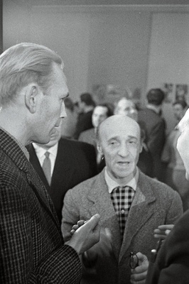 II Vabariikliku Fotonäituse avamine ja näitusel T. Luik ja A. Sterenberg.  similar photo