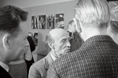 II Vabariikliku Fotonäituse avamine ja näitusel T. Luik ja A. Sterenberg.  similar photo