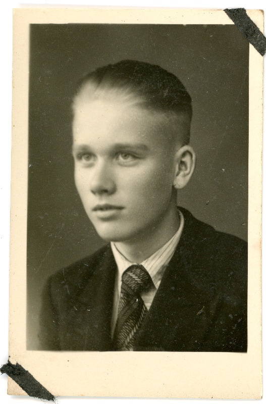 Tundmatu noormehe portreefoto