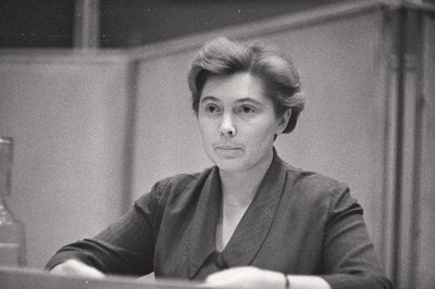 Tallinna Kultuuriülikooli fotokunstifakulteedi pidulik avamine (I loeng) direktor sm Mikk, kateedri juhataja A. Kimber, lektor L. Gens.  similar photo