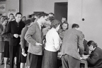 Tallinna Kultuuriülikooli fotokunstifakulteedi pidulik avamine (I loeng) direktor sm Mikk, kateedri juhataja A. Kimber, lektor L. Gens.  similar photo