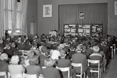 Eesti Fotograafia 125 aastapäeva tähistamise aktus Tallinna Kultuuriülikooli fotokunstifakulteedis.  duplicate photo