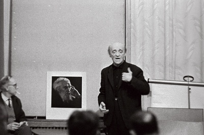 "Kõik fotoportreest" NSVL Ajakirjanike Liidus Moskva osakonna fotosektsiooniklubis "Jupiter" Jevsei Bjalõi, Vassili Malõev, Abram Šterenberg.  similar photo