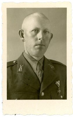 Arnold Mikker, portreefoto  duplicate photo