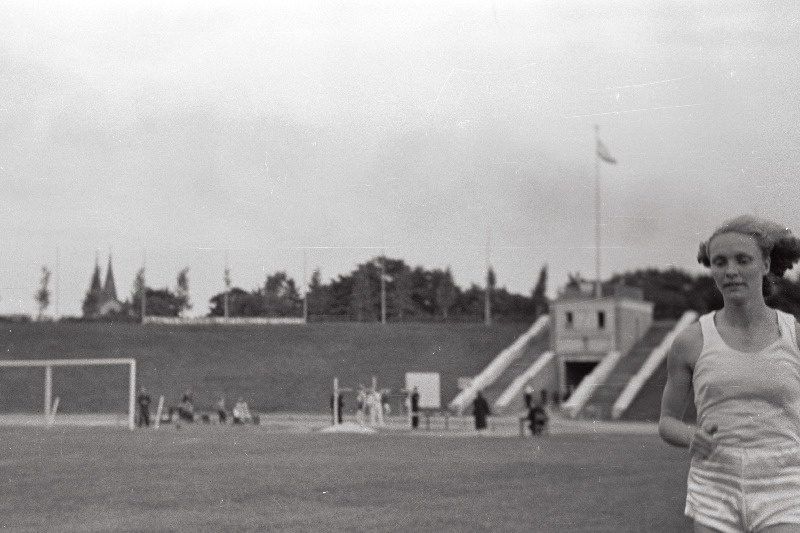 Eesti NSV ametiühingute X suvespartakiaadi kergejõustikuvõistlused Komsomoli nim staadionil.