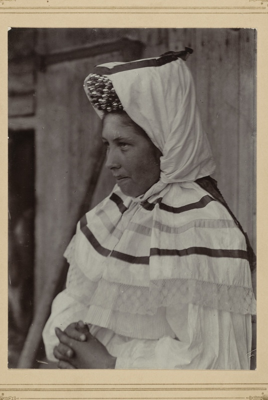 Hiiu pruut sepli ja seplilinaga 1894
