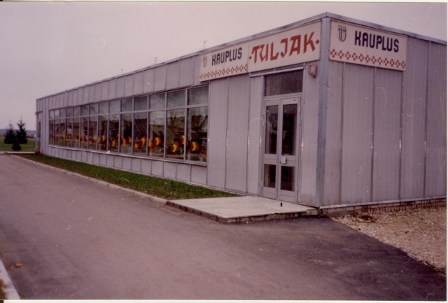 värvifoto Koeru kauplus Tuljak 1994