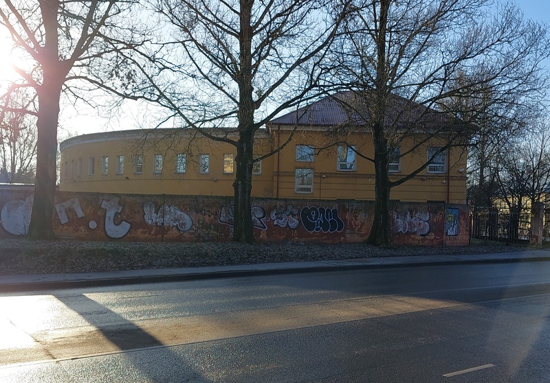 Tallinna Garnisoni Komandantuuri hoone pärast üleandmist Eesti Filmiarhiivile. Asukoht Ristiku tänav 84. rephoto