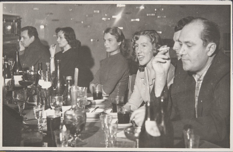 Mängufilmi "Õhtust hommikuni" võtetel. Naistepäeva tähistamine Pühajärve restoranis.