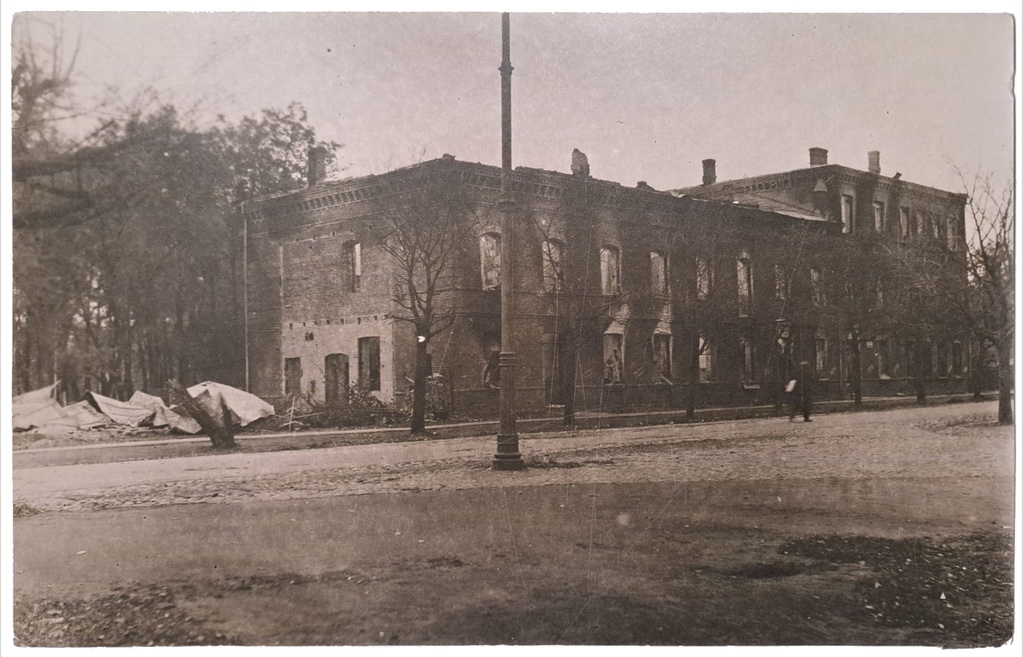 Põlenud Pärnu IX algkool, september 1944.a. PäMu 1216:1 F282.